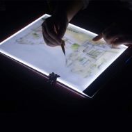 Svietiaca LED doska na obkresľovanie